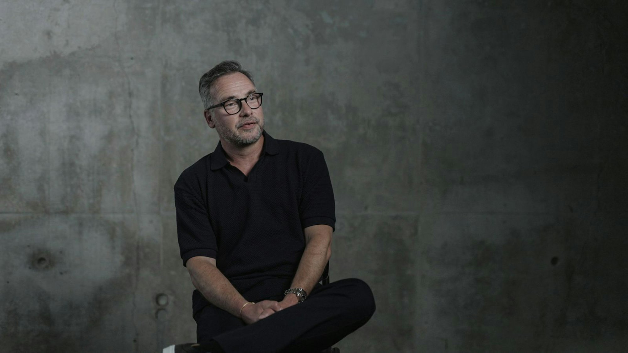 Matthias Opdenhövel verließ im Gegensatz zur DFB-Elf das Stadion schon in der Nacht - und erlebte „eine Stadt, die im Krieg war in dieser Nacht“. (Bild: Sky / Leonine)