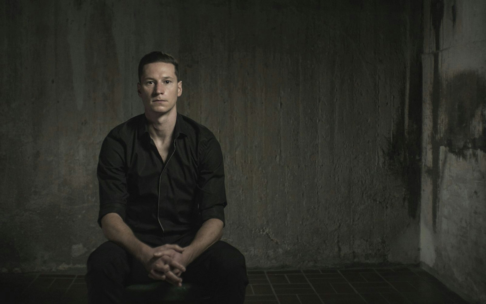 „Eingekesselt in den Katakomben“, wie sich Julian Draxler erinnert, verblieben die DFB-Spieler samt komplettem Tross die Nacht über im Stade de France. (Bild: Sky / Leonine Documentaries)