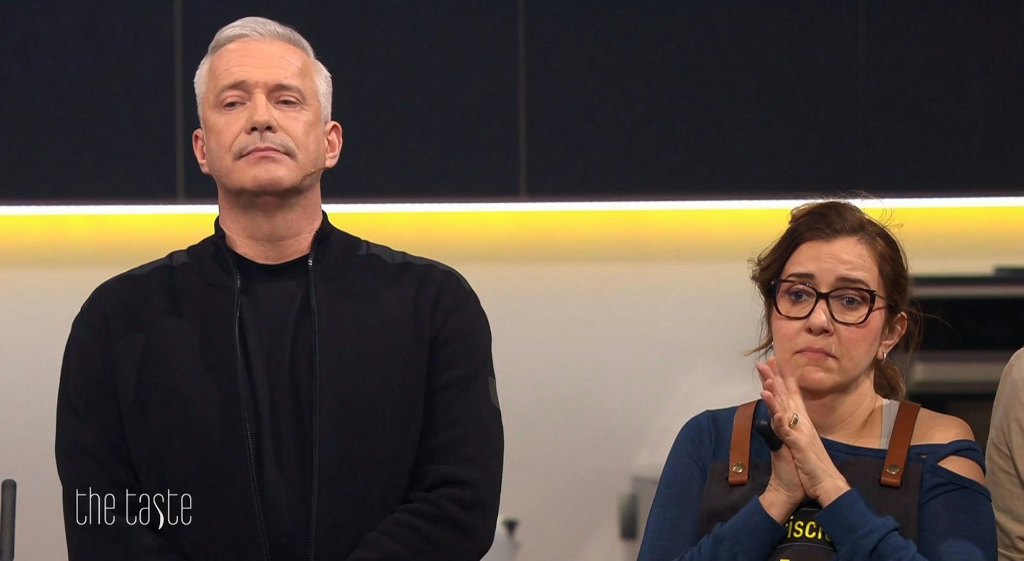 Die sympathische Brasilianerin Priscilla hatte sich im Team von Alexander Herrmann sehr wohl gefühlt. Doch mit der Artischocken-Aufgabe kam sie überhaupt nicht zurecht. Aus nach dem Teamkochen! (Bild: Joyn / Screenshot)