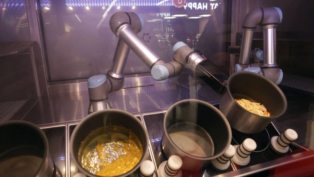 REWE Fresh & Smart stellte den Foodroboter „CA-1" in Düsseldorf vor.