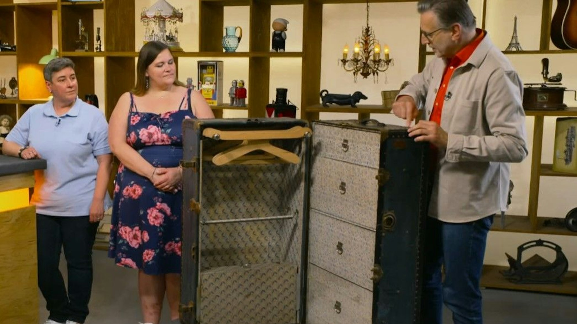 Übersee-Koffer bei Bares für Rares