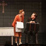 Szene aus dem Musical „Himmel und Kölle“ mit Vera Bolten und Markus Schneider.