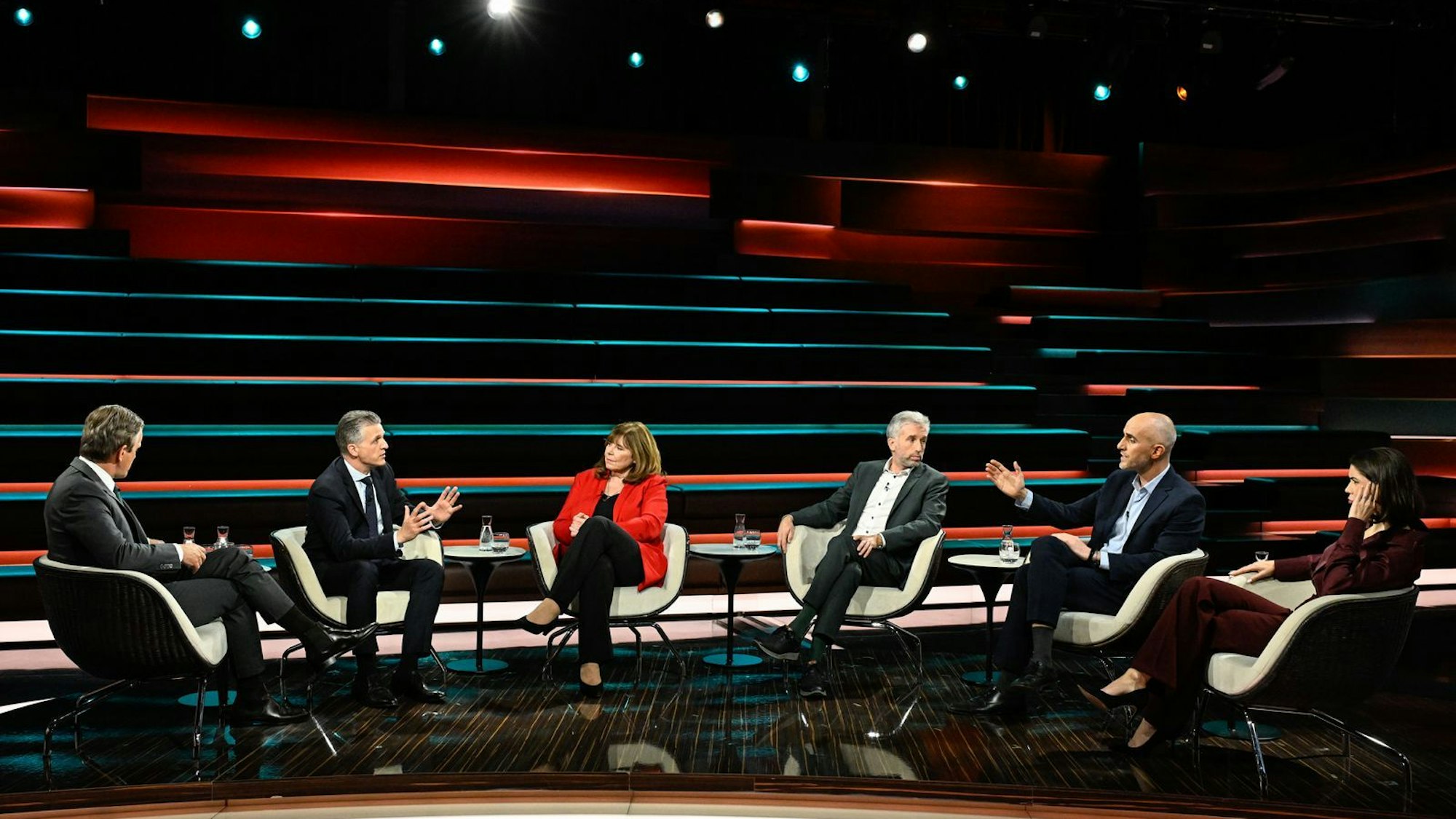 Bei Markus Lanz wurde die von Kanzler Friedrich Merz angestoßene „Stadtbild“-Debatte in großer Runde weitergeführt. (Bild: ZDF / Markus Hertrich)