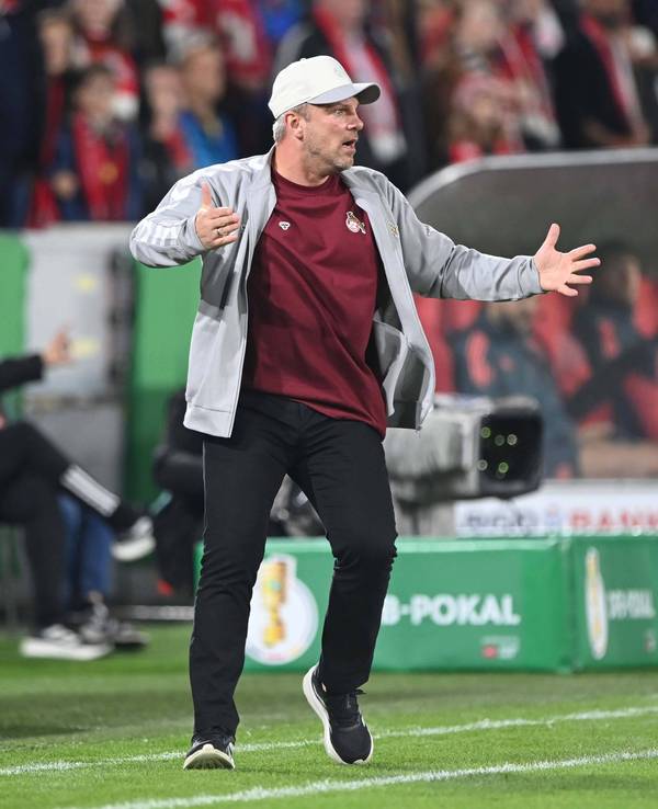 Lukas Kwasniok beim Spiel gegen die Bayern.