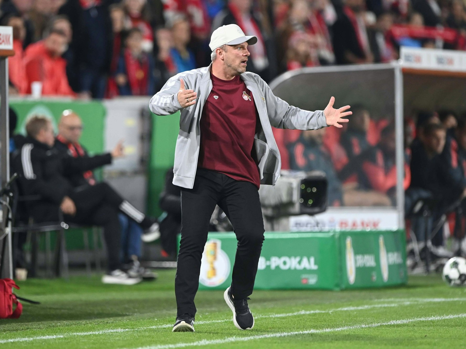 Lukas Kwasniok beim Spiel gegen die Bayern.