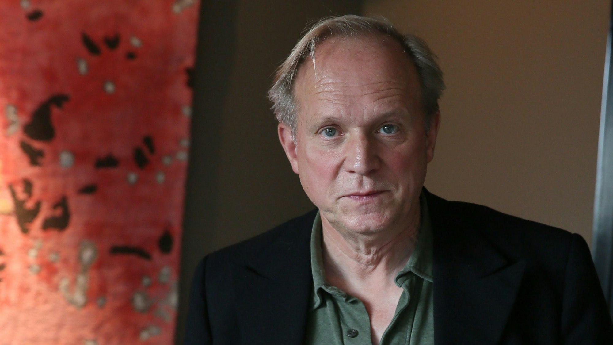 Ulrich Tukur kann nicht viel mit Autos anfangen.