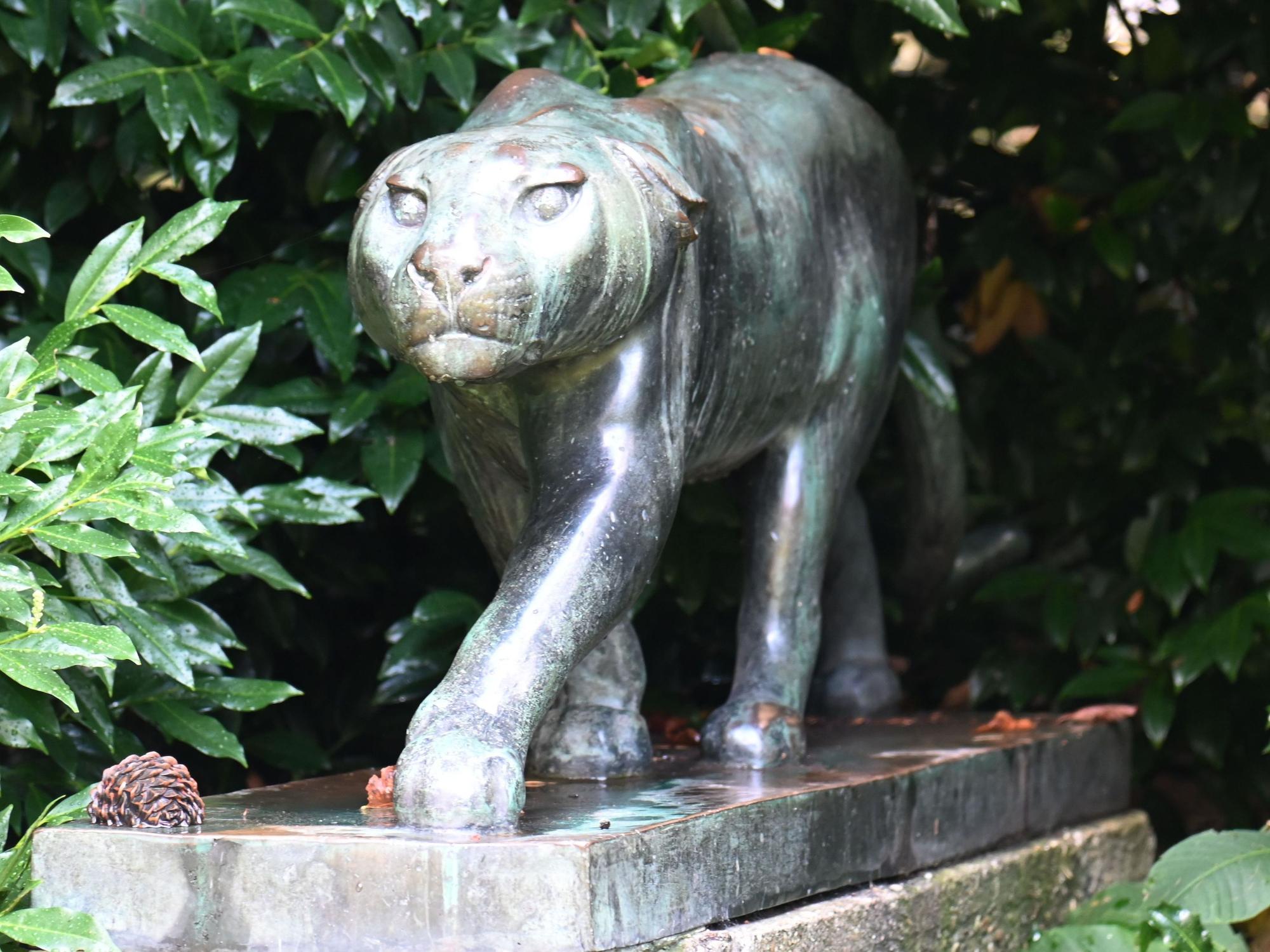 Die im Marienburger Südpark stehende Plastik „Panther“ von Fritz Behn