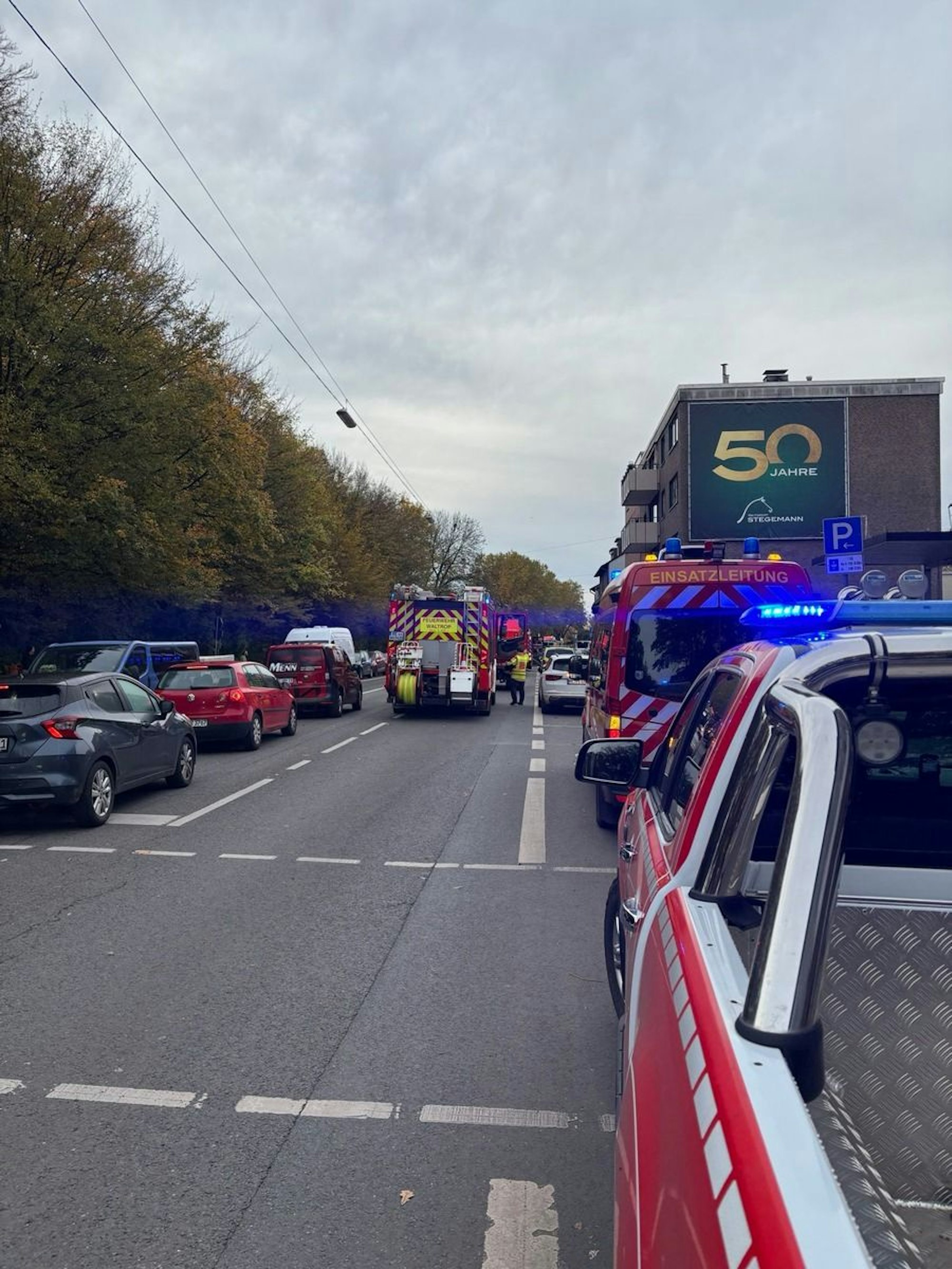Wohnungsbrand, Feuerwehr im Einsatz (Symbolfoto)
