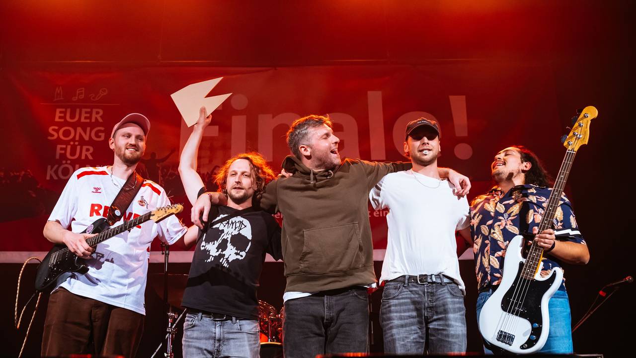 Euer Song für Köln: Die Siegerband Stress jubelt.
