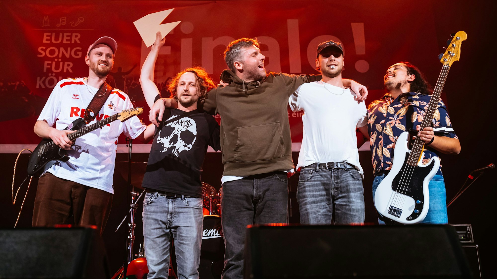 Euer Song für Köln: Die Siegerband Stress jubelt.