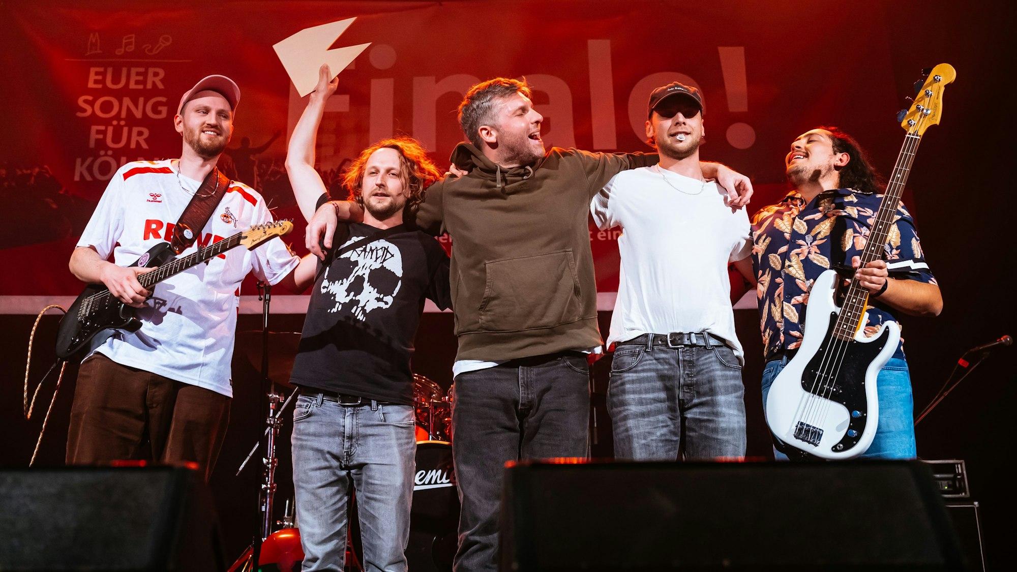 Euer Song für Köln: Die Siegerband Stress jubelt.