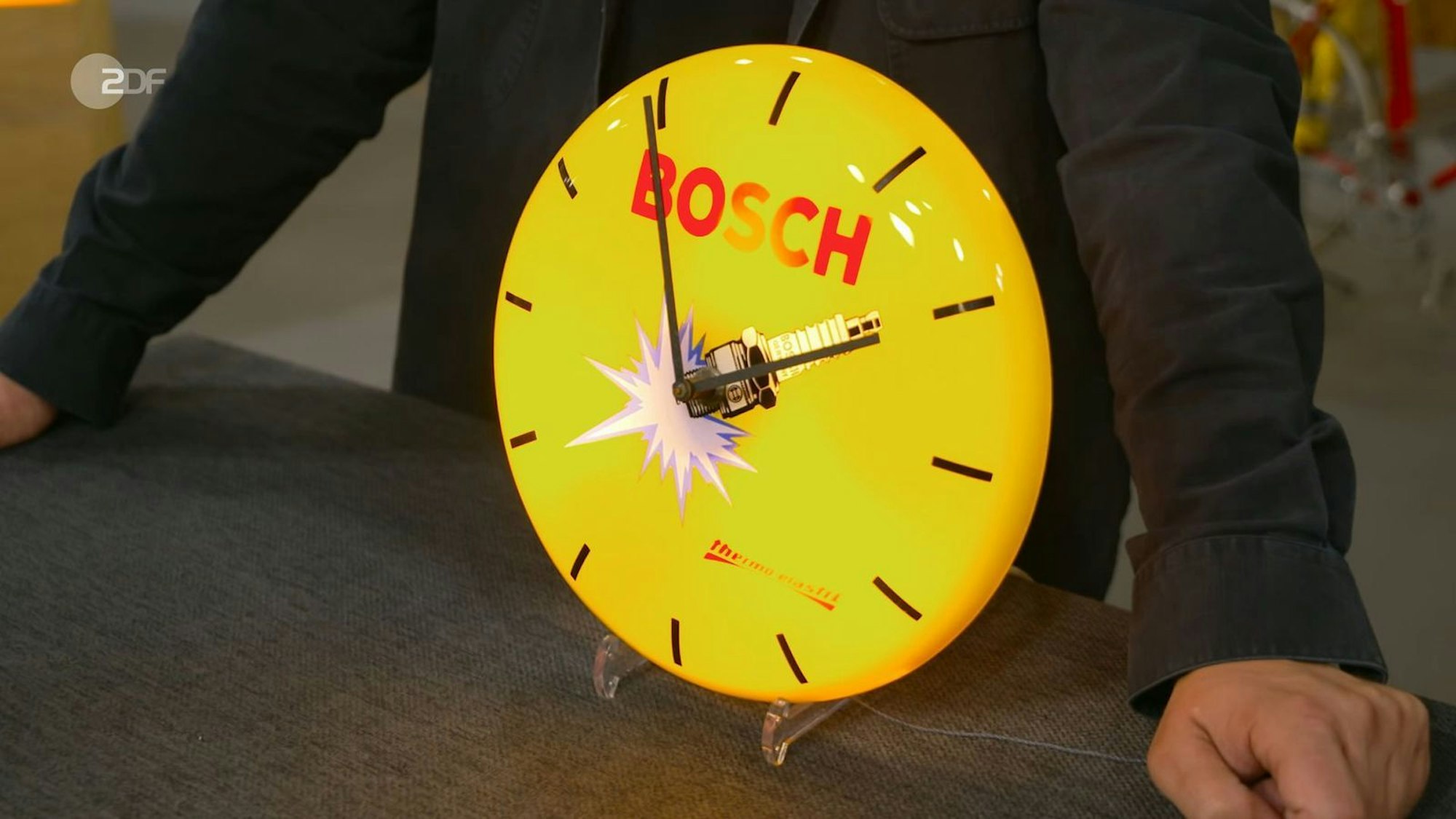 Die Werbeuhr von Bosch von Ende der 1960er- oder Anfang der 1970er-Jahre schätzte der Experte auf 100 bis 150 Euro. Daniel Meyer zahlte 150 Euro.
 (Bild: ZDF)