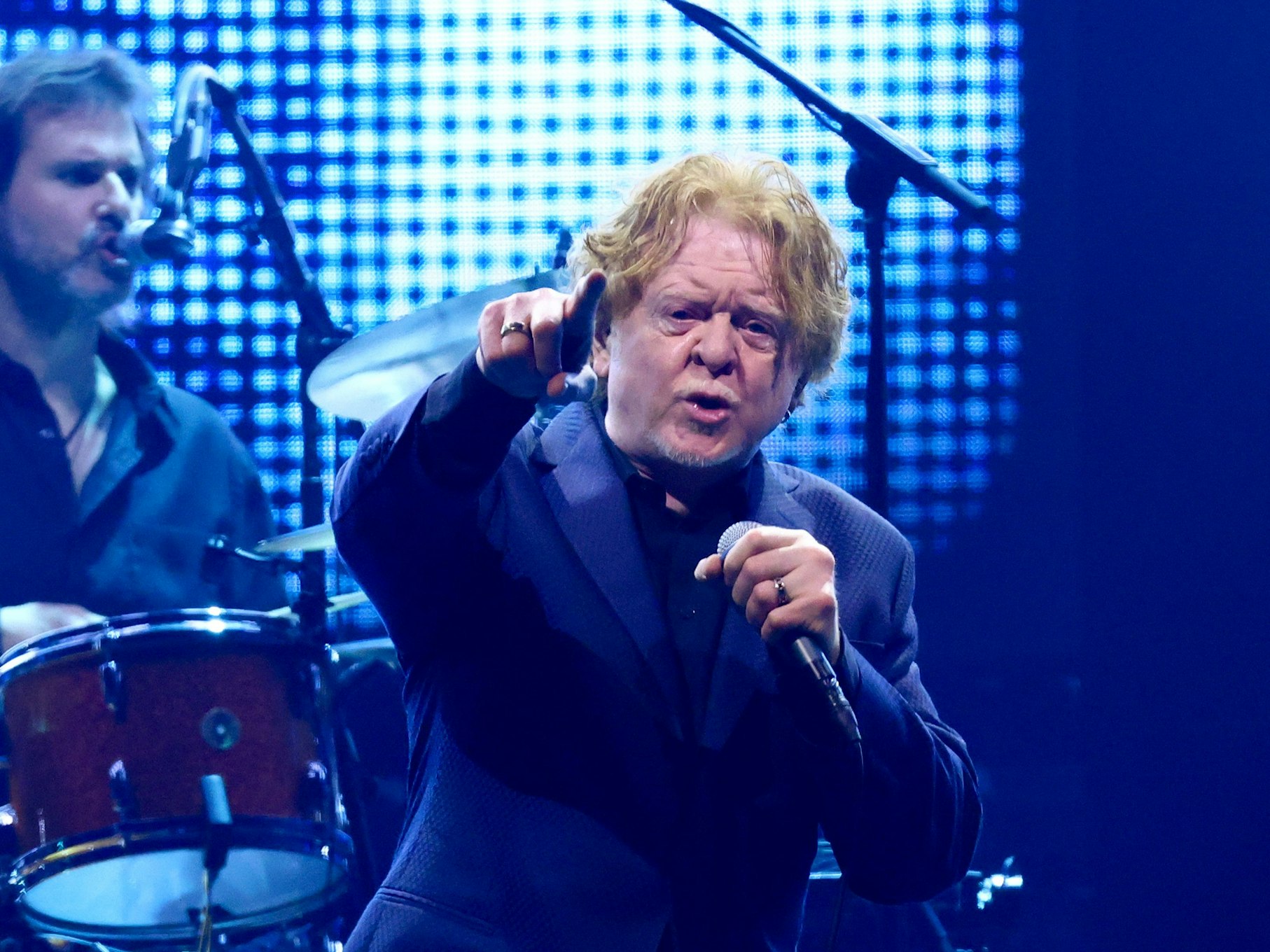 Simply Red mit Sänger Mick Hucknall live in der Lanxess-Arena.