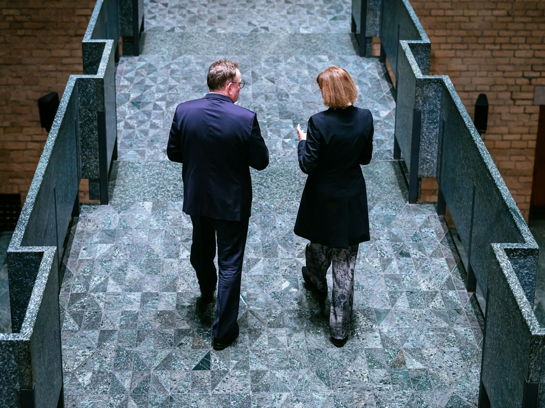 Henriette Reker sprach bei der Amtsübergabe mit Torsten Burmester.