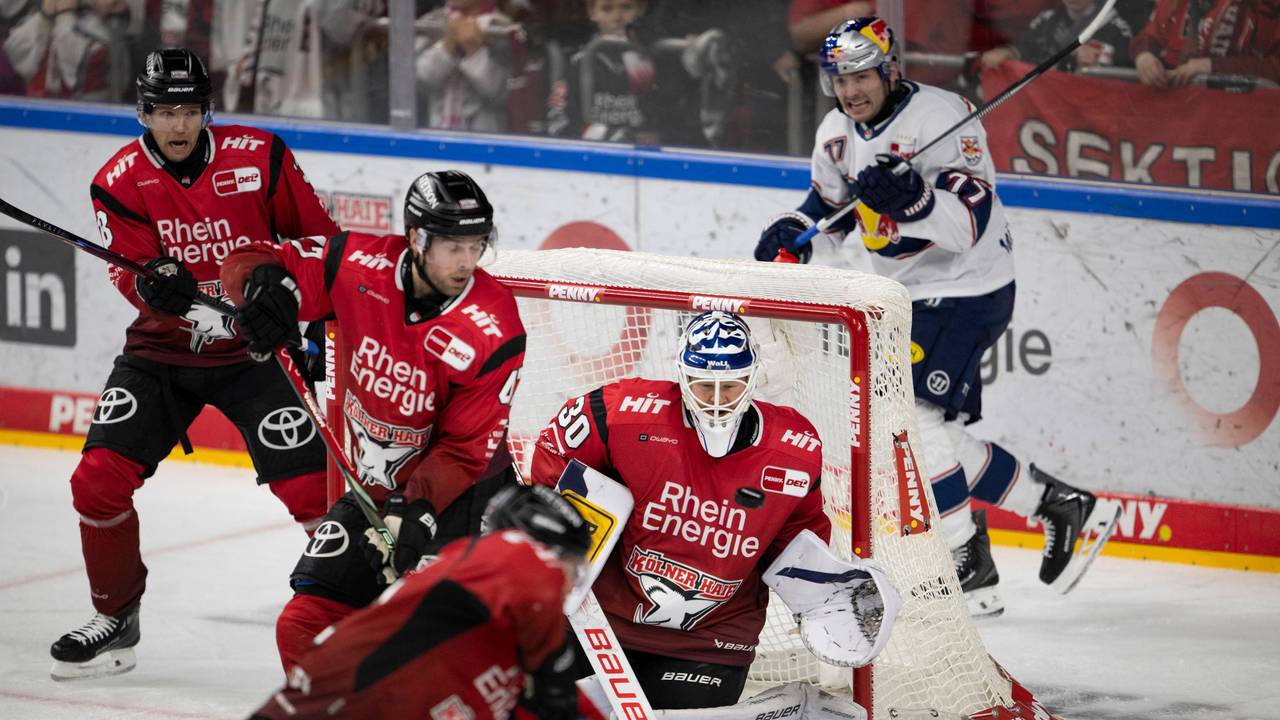 Janne Juvonen mit einer Aktion im Haie-Tor.
