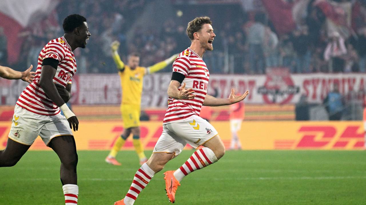 Florian Kainz jubelt über sein Tor gegen den HSV.
