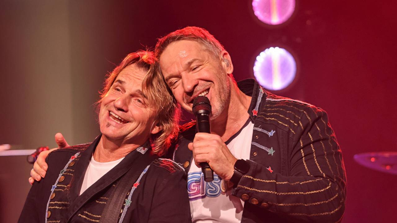 Jens Strefling und Patrick Lück beim Höhner-Konzert auf der Bühne.