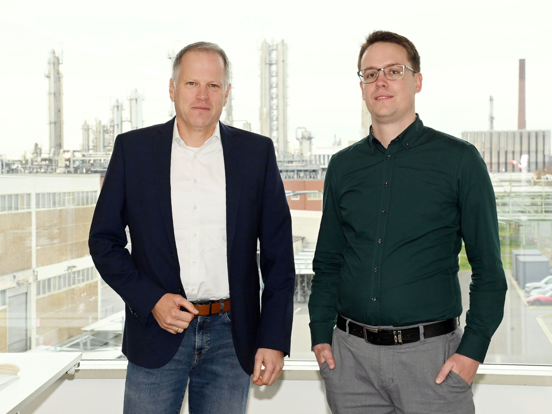 Gemeinsam gegen die Krise: Ineos-Geschäftsführer Patrick Giefers (l.) und Betriebsrats-Vize Leonhard Huckschlag schlagen Alarm.