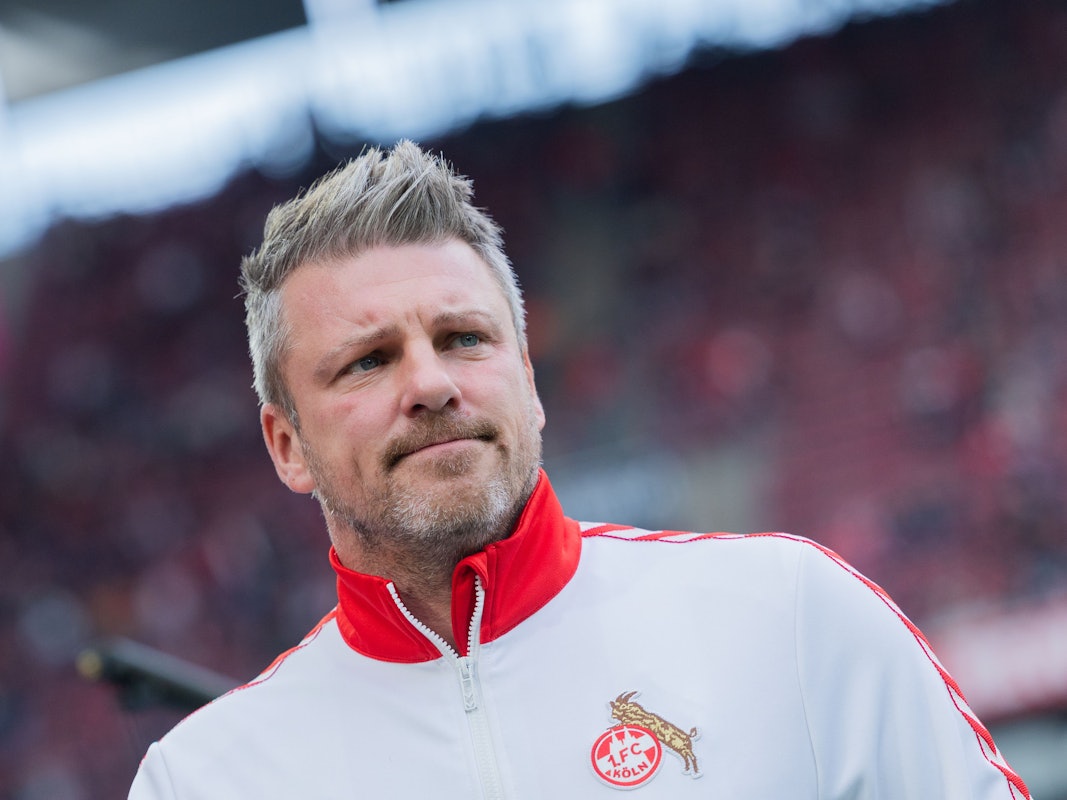 Lukas Kwasniok beim 1. FC Köln am Spielfeldrand.