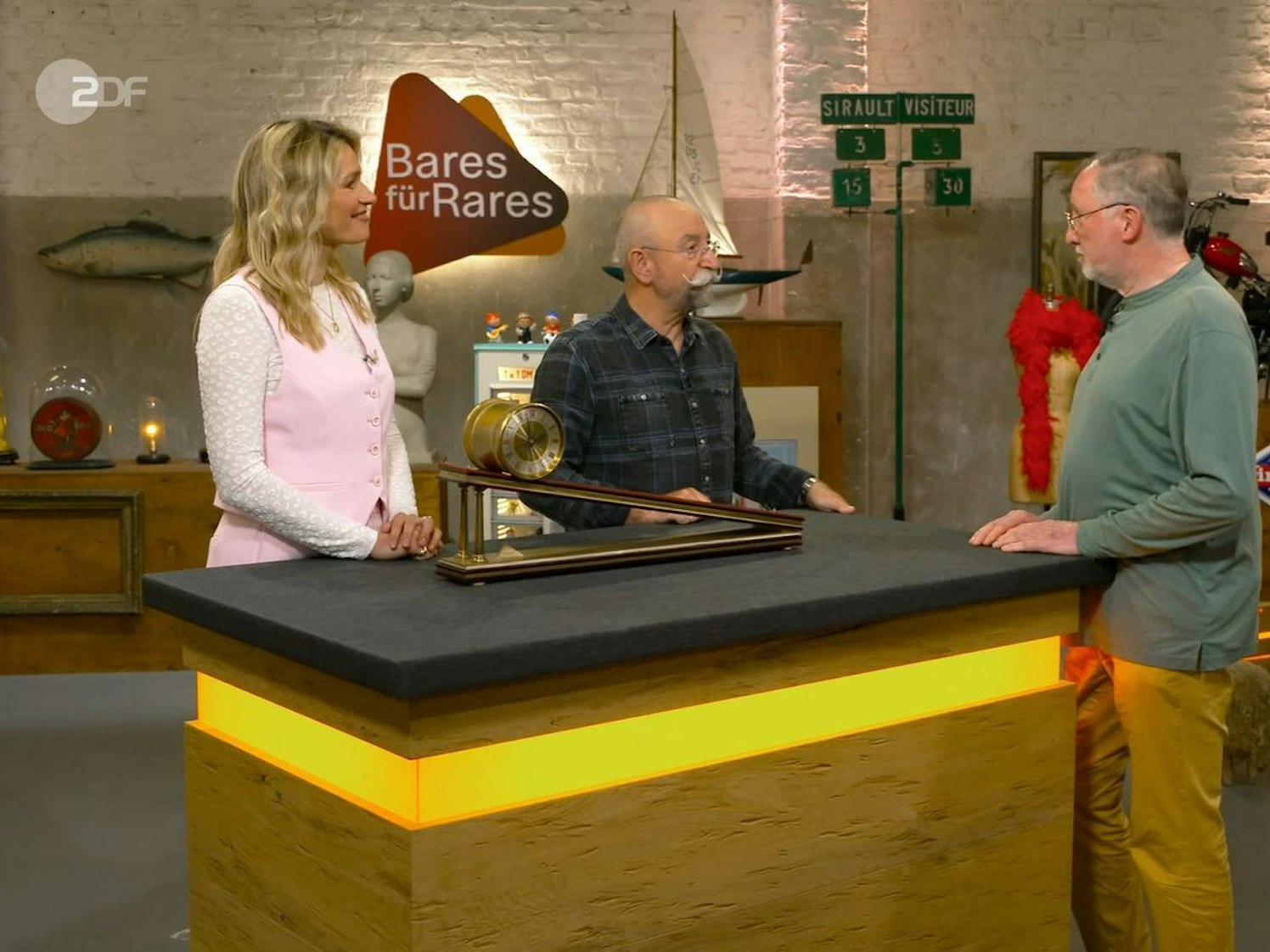 „Absolut unrealistische Preise“ las der Verkäufer bei der Netzrecherche über seine Roll-Uhr von Dent. Das selbstlaufende Modell, das nur durch Eigengewicht angetrieben wurde, konnte 500 bis 800 Euro einbringen. (Bild: ZDF)