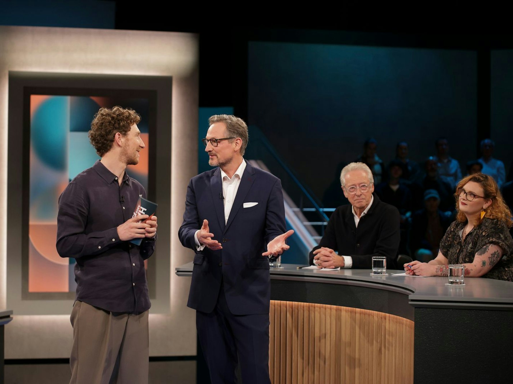 Arzt und Fernsehmoderator Eckart von Hirschhausen erklärt zum Thema Demenz: „Scham ist unangebracht.“ (Bild: WDR/ Dirk Borm)