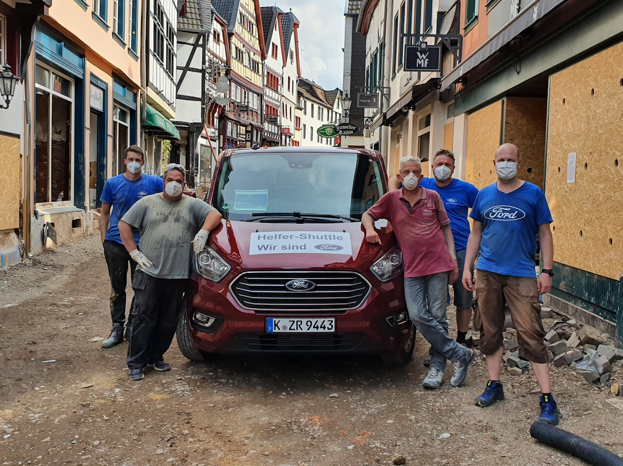 Ford unterstützt in der Flutkatastrophe an der Ahr und Erft.