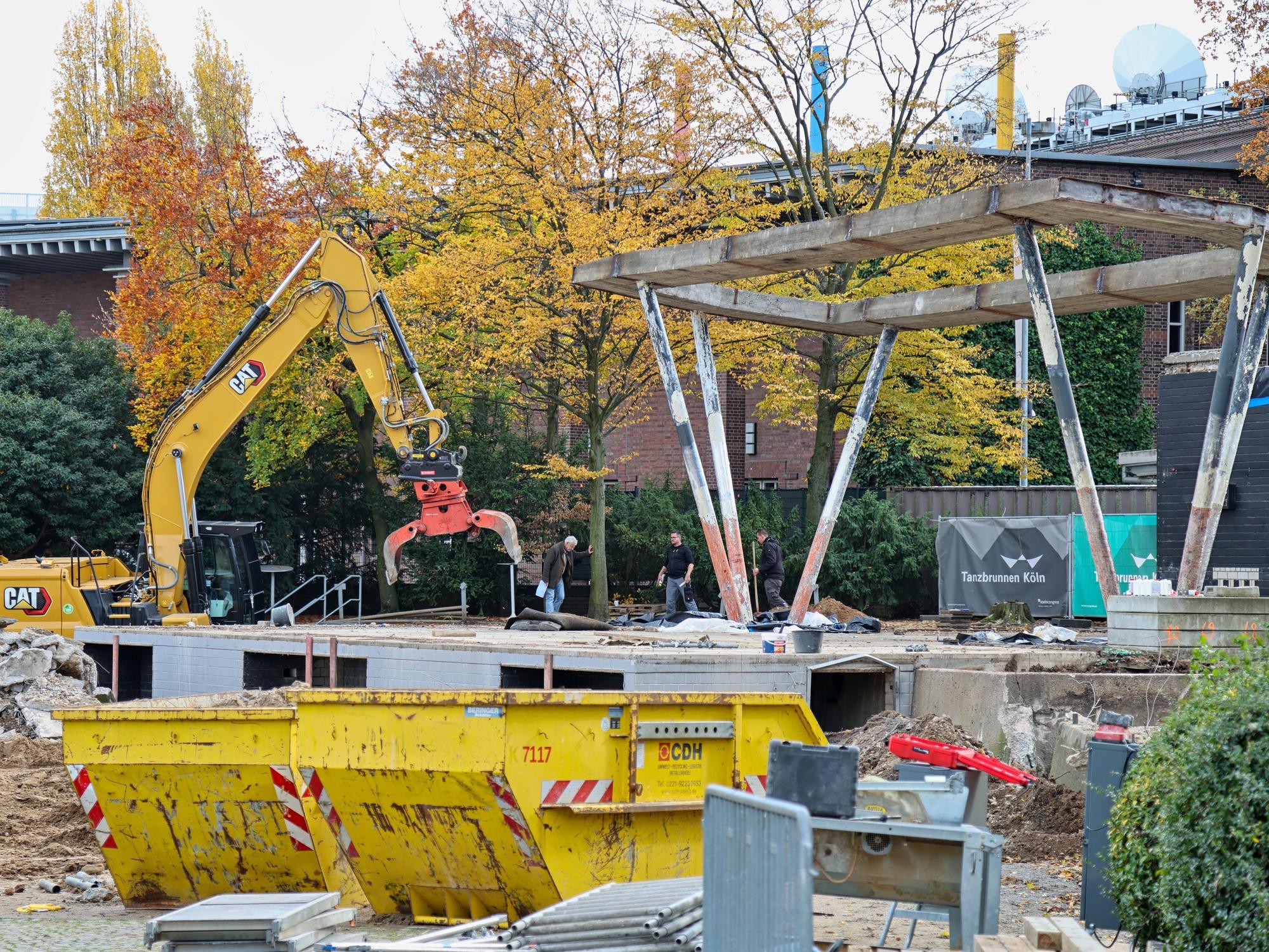 Bauarbeiten im Tanzbrunnen während der Modernisierung.