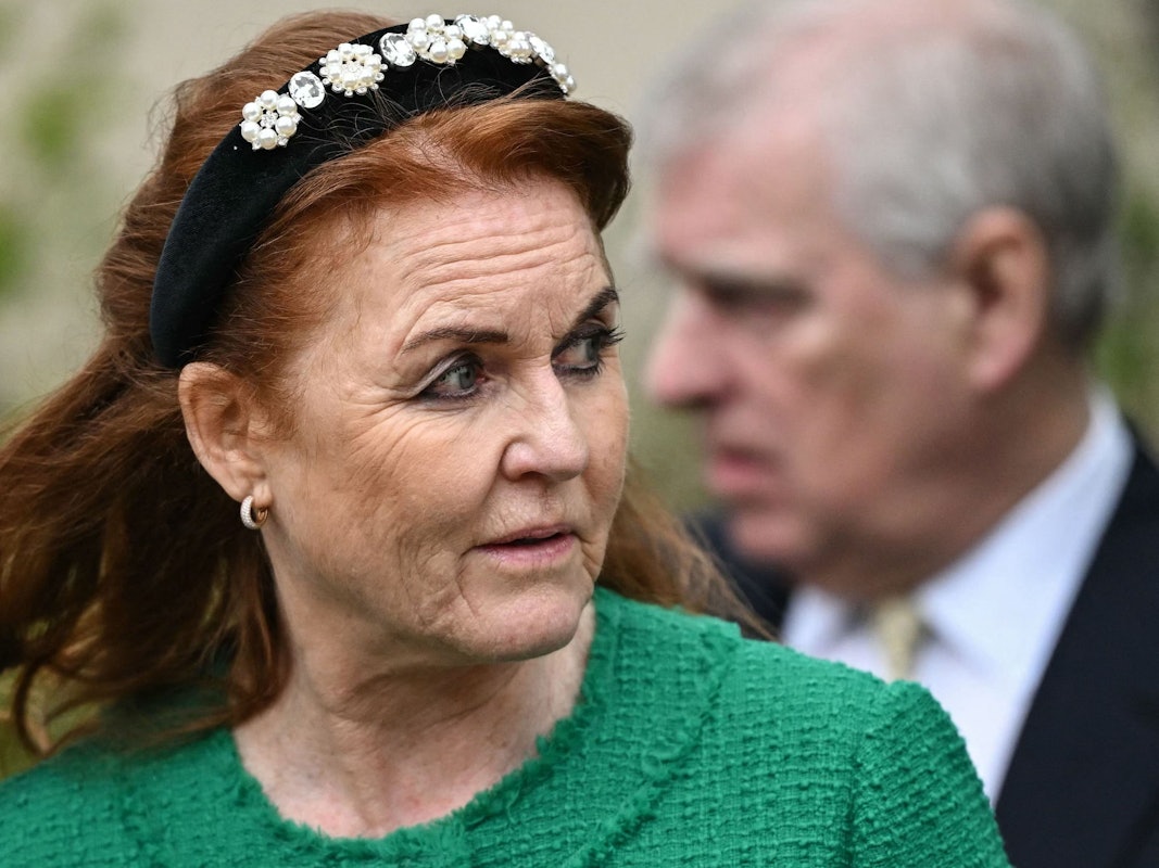 Sarah „Fergie“ Ferguson schaut zur Seite.