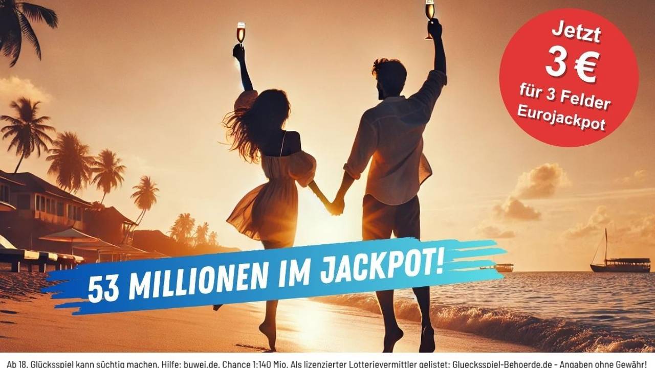 Ein Paar freut sich am Strand in der Abenddämmerung. Schriftzug 53 Millionen im Eurojackpot.