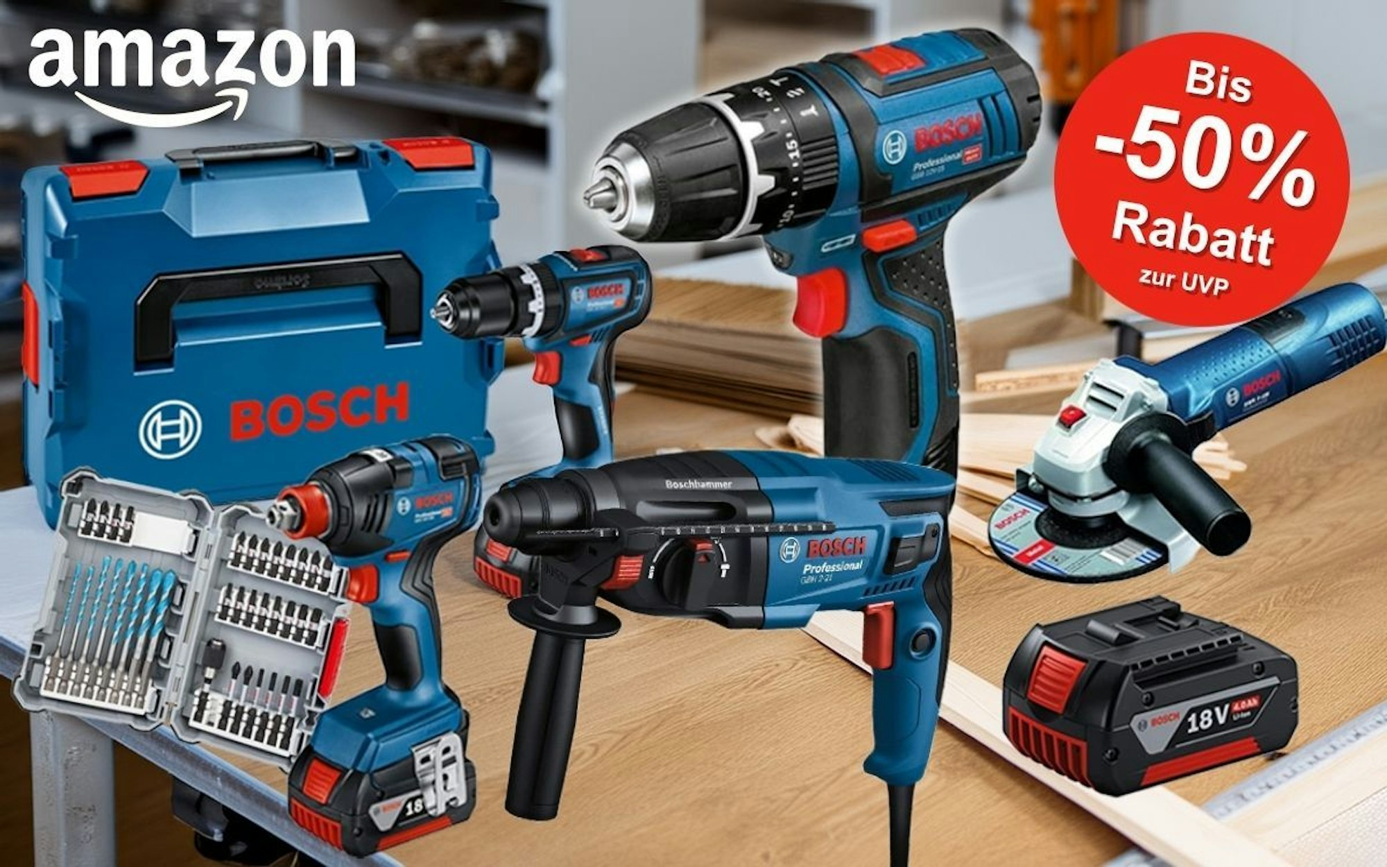 Akku-Bohrschrauber Bosch Professional GSR 12V-15 und andere Bosch Elektrowerkzeuge vor einer Werkstattbank im Hintergrund.
