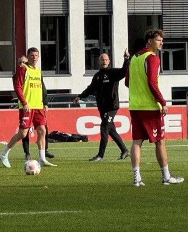 Rav van den Berg beim 1. FC Köln im Training.
