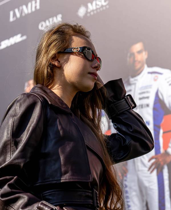 Lily Zneimer, Freundin von McLaren-Fahrer Oscar Piastri, beim Rennen der Formel 1 in Mexiko.