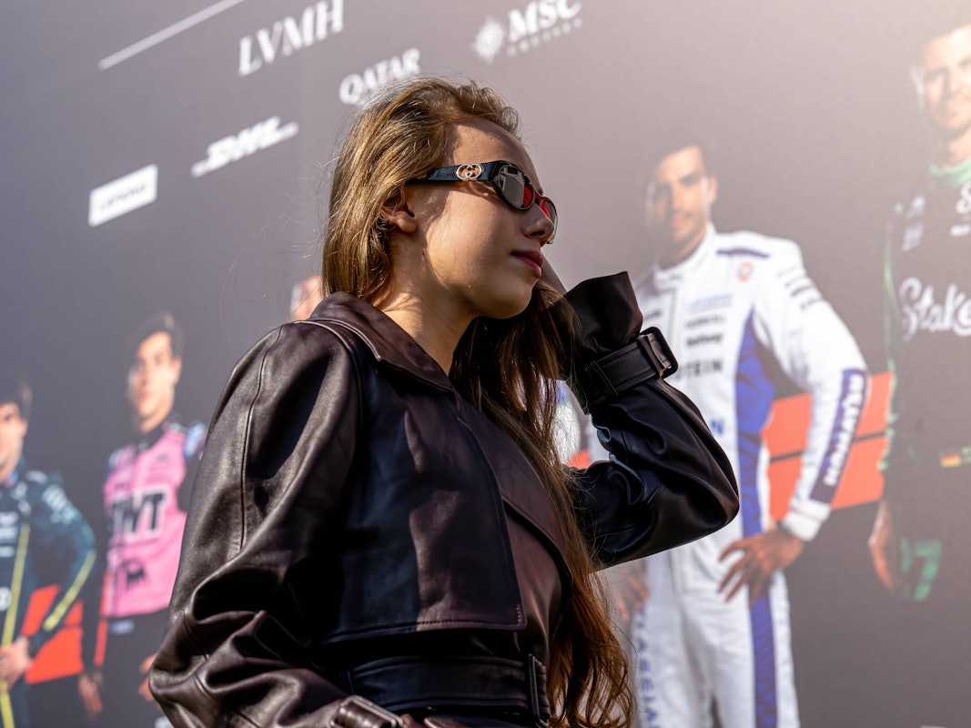 Lily Zneimer, Freundin von McLaren-Fahrer Oscar Piastri, beim Rennen der Formel 1 in Mexiko.