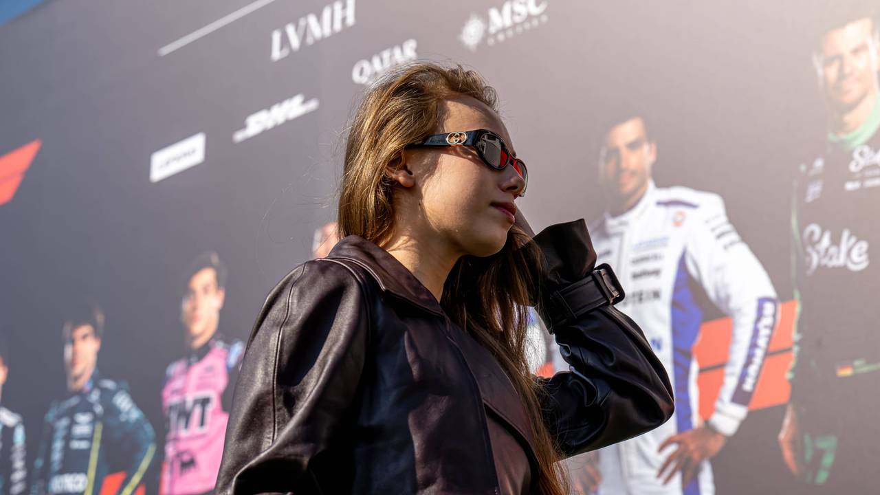 Lily Zneimer, Freundin von McLaren-Fahrer Oscar Piastri, beim Rennen der Formel 1 in Mexiko.
