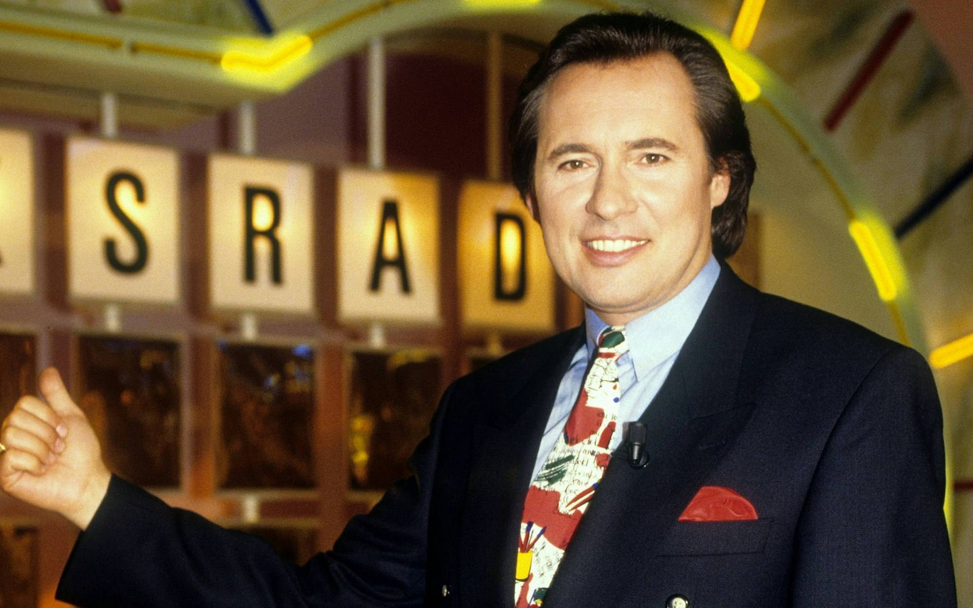 Peter Bond war seit 1988 einer von zwei „Glücksrad“-Moderatoren. (Bild: IMAGO / BRIGANI-ART)