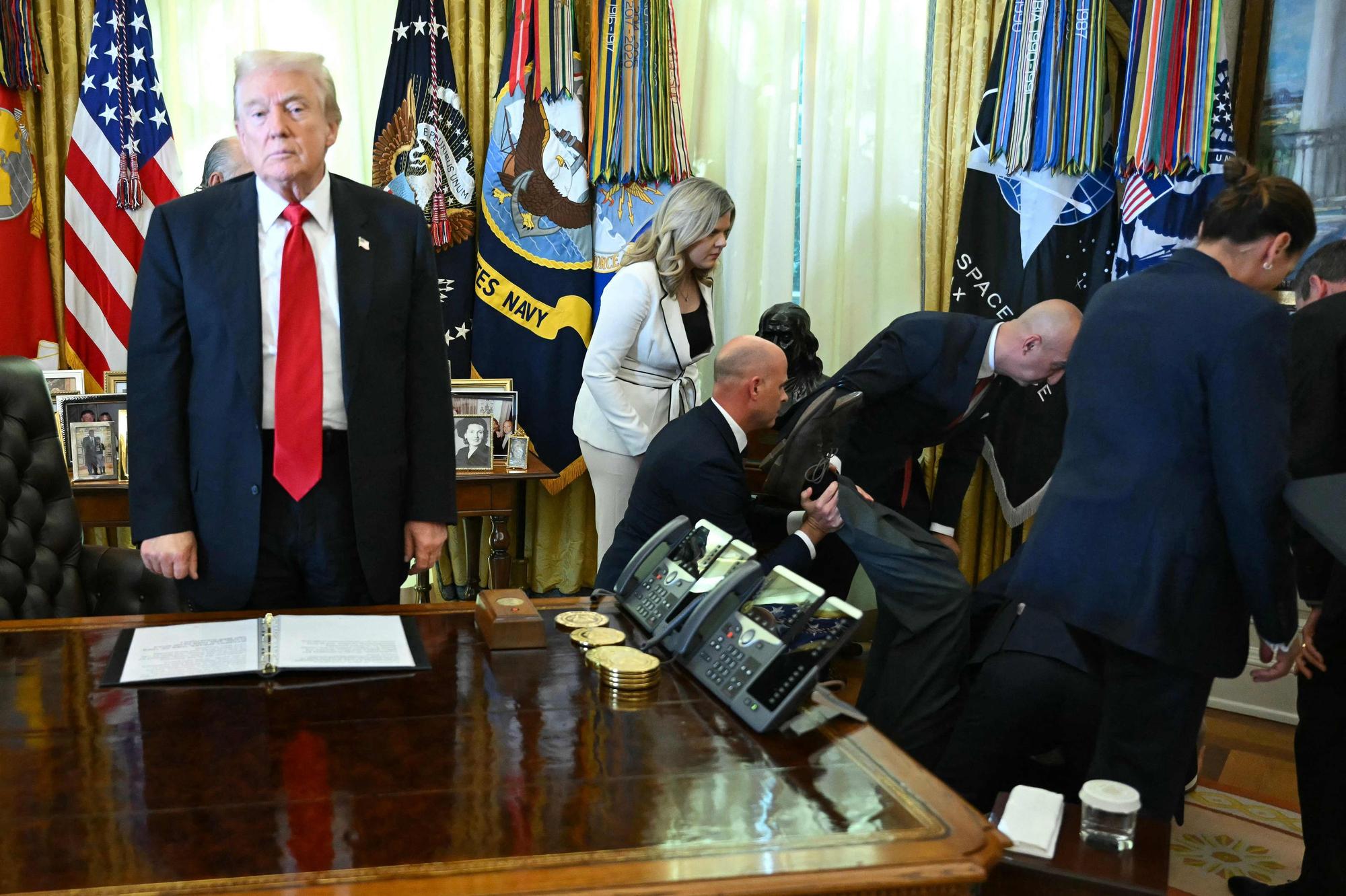 Ein Pharma-Manager ist während der Ankündigung über Medikamente zur Gewichtsreduktion im Oval Office des Weißen Hauses ohnmächtig geworden.
