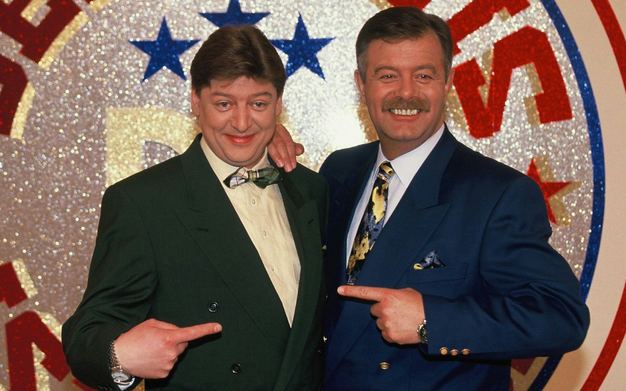 Walter Freiwald (links) war „nur“ die Off-Stimme von „Der Preis ist heiß“, dennoch wurde auch er zum TV-Kultstar. (Bild: IMAGO / Horst Galuschka)