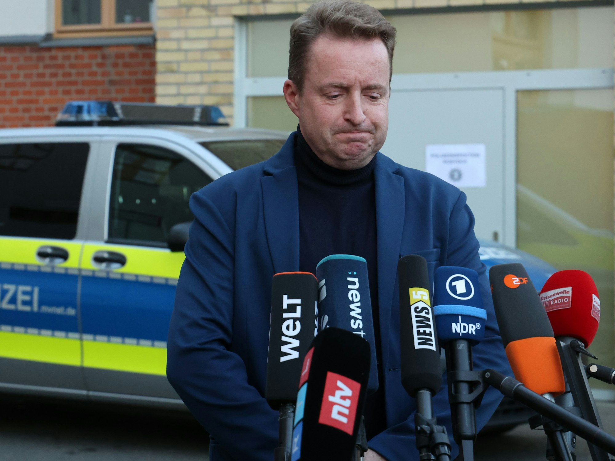 Harald Nowack, Oberstaatsanwalt und Pressesprecher der Staatsanwaltschaft Rostock, informiert auf einer Pressekonferenz vier Wochen nach dem gewaltsamen Tod des achtjährigen Fabian aus Güstrow über neue Ermittlungsergebnisse.