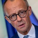 Bundeskanzler Friedrich Merz (CDU) bei der Pressekonferenz nach dem „Stahlgipfel“.