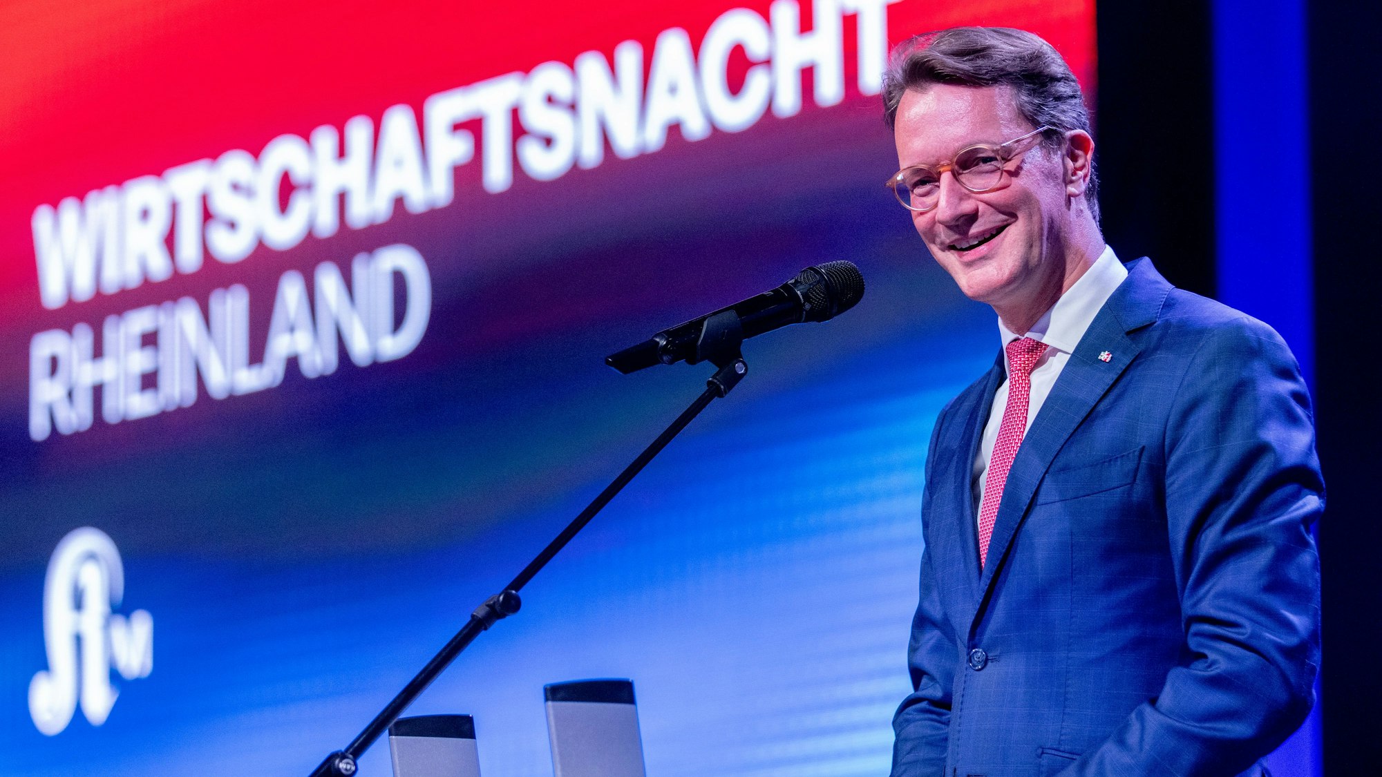 NRW-Ministerpräsident Hendrik Wüst (CDU) war der diesjährige Ehrengast der Wirtschaftsnacht Rheinland.