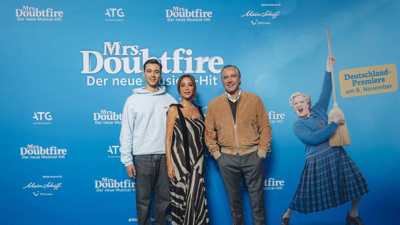 San Diego, Verona und Franjo Pooth bei der Premiere des deutschen Musicals „Mrs Doubtfire" im Düsseldorfer Capitol Theater.
