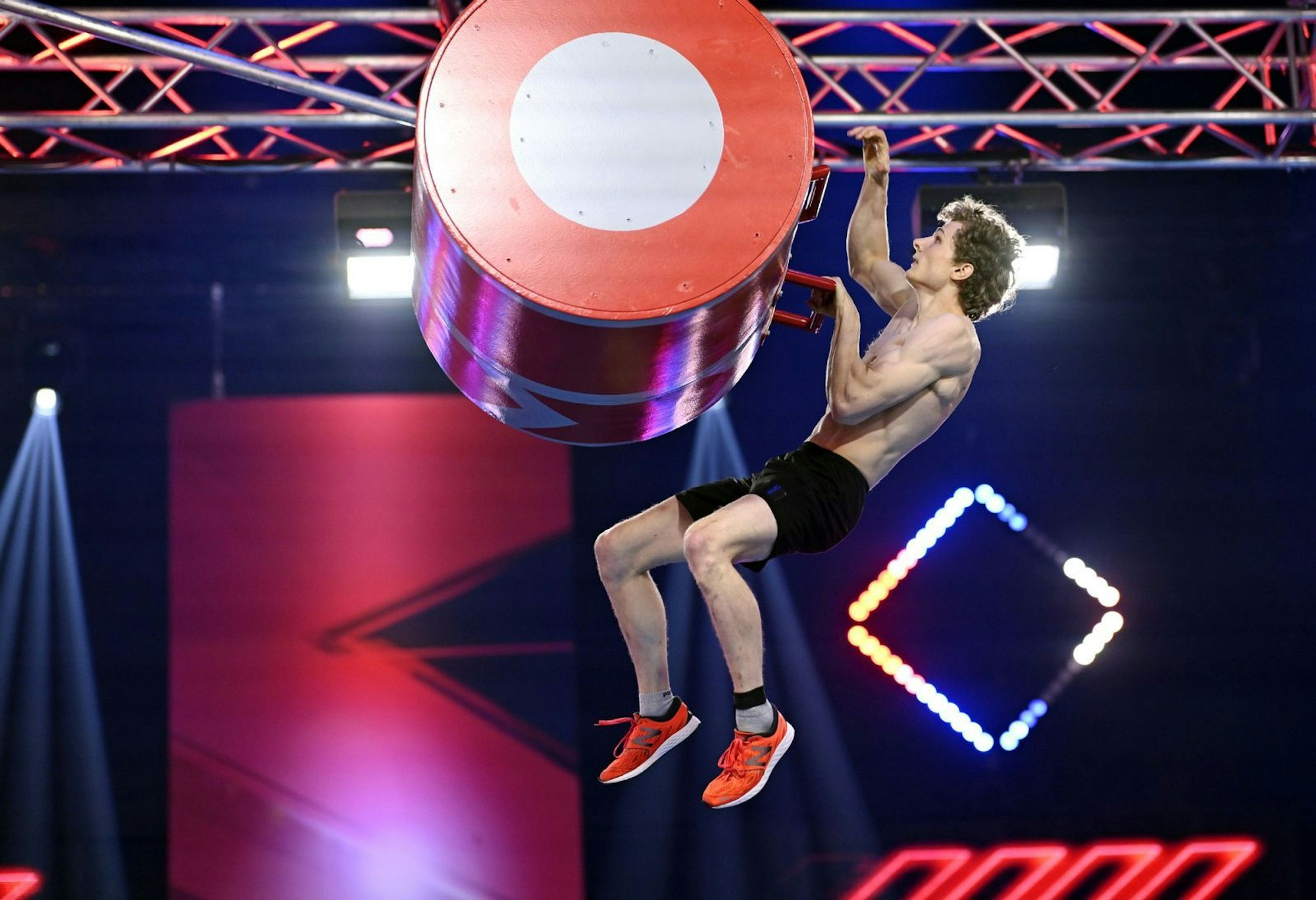 Philipp Göthert, Last Man Standing von 2023, absolvierte die Vorrunde zwar als Schnellster, an der endlosen Himmelsleiter schmierte er aber ab und wurde „nur“ Tageszweiter. (Bild: RTL/Markus Hertrich)