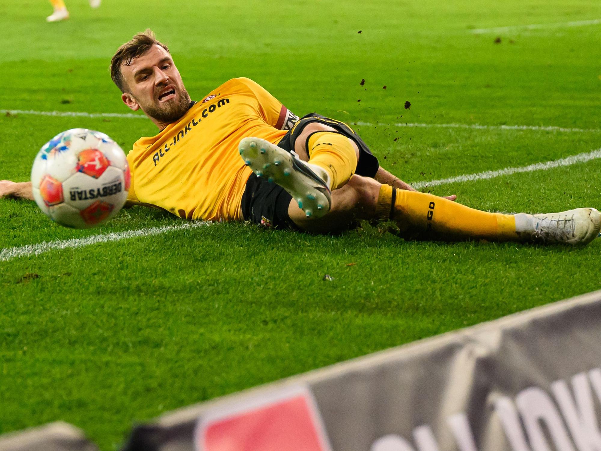 Lars Bünning während einem Spiel von Dynamo Dresden.