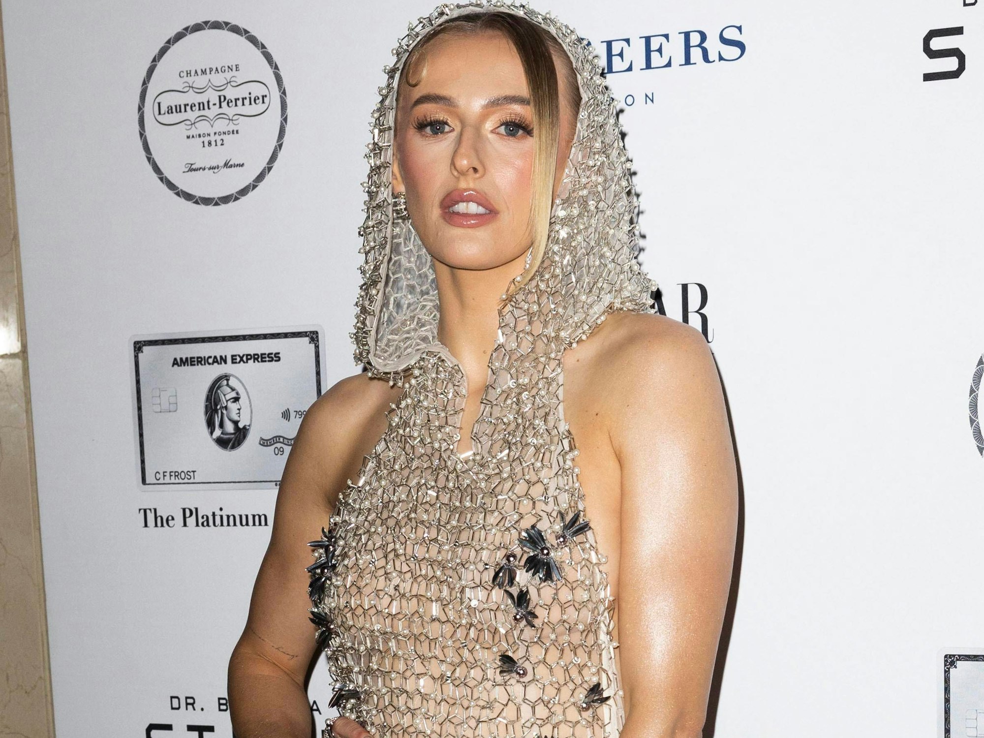 In diesem Kleid trat Chloe Kelly auf der Veranstaltung auf.