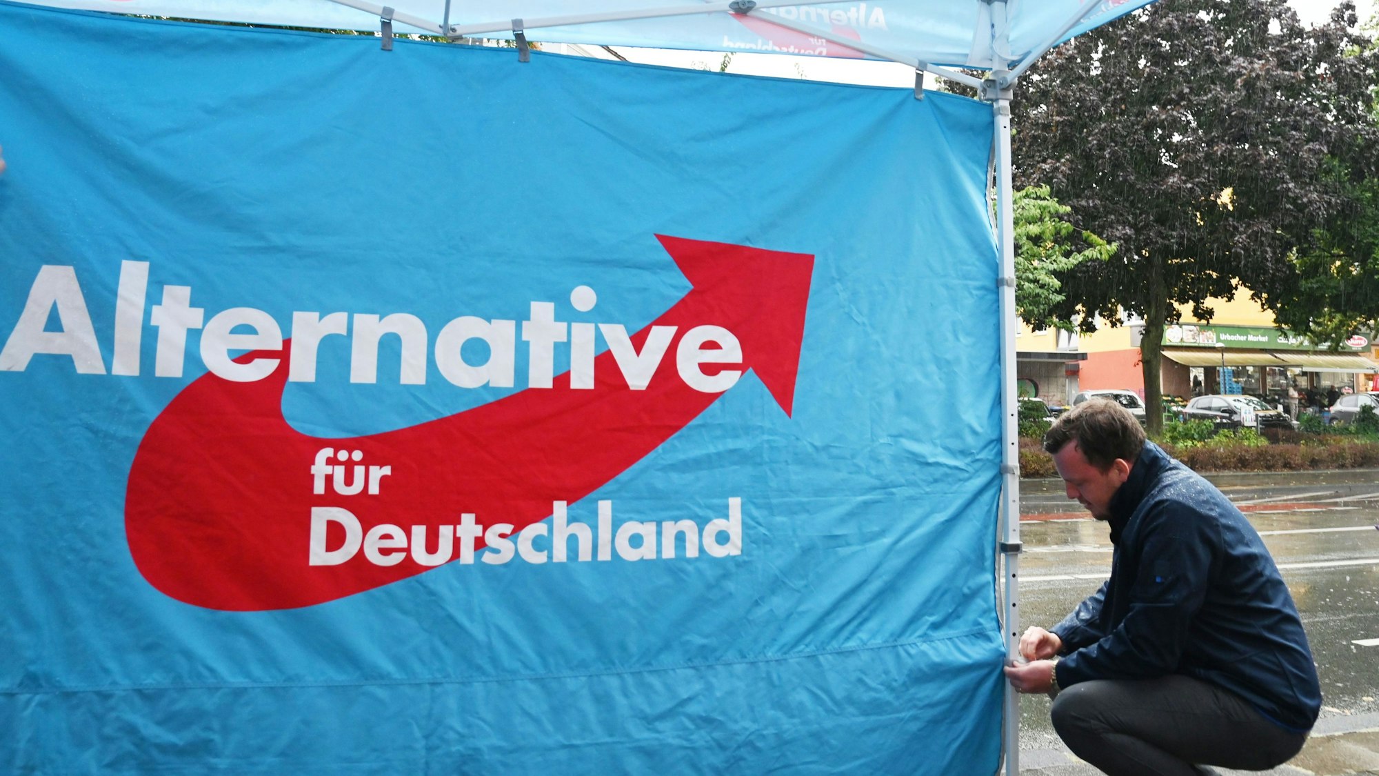 Ein Wahlkampfstand der AfD in Porz (Archiv).