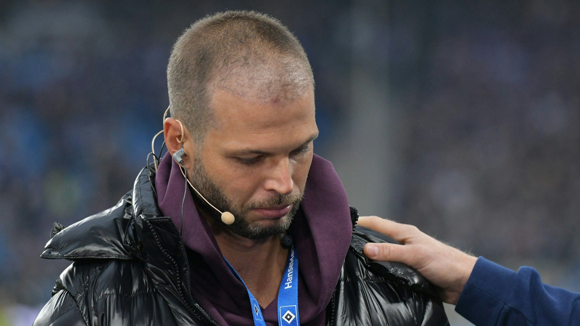 Dennis Diekmeier am Samstag vor dem Spiel des HSV gegen den BVB bei seinem emotionalen TV-Interview.