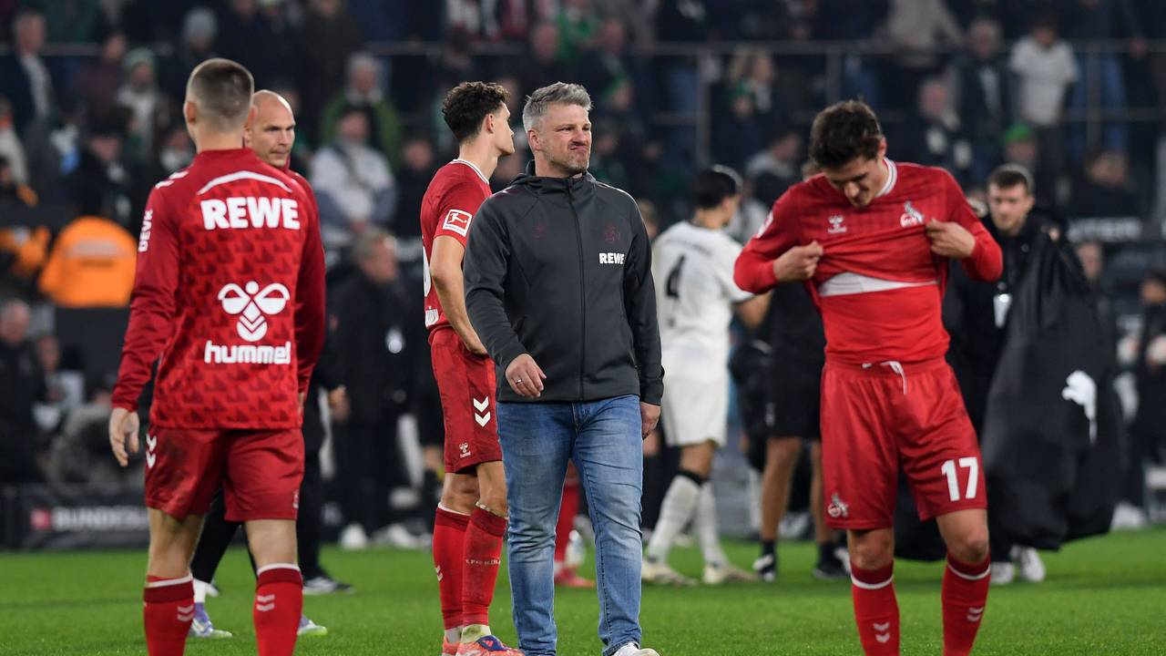 Trainer Lukas Kwasniok (1. FC Köln) war nach dem 1:3 im Derby bei Borussia Mönchengladbach am 8. November 2025 enttäuscht.