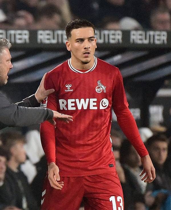 Trainer Lukas Kwasniok und Said El Mala (beide 1. FC Köln) beim Derby in Mönchengladbach am 8. November 2025.