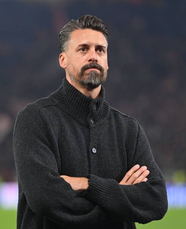 Kritischer Blick von Sandro Wagner.