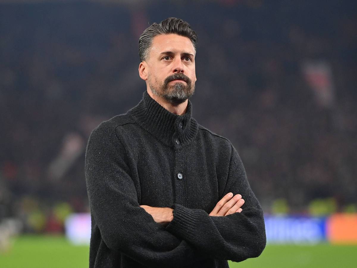 Kritischer Blick von Sandro Wagner.